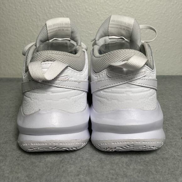 Nike Team Hustle D‎ 10 youth White/White-photon Dust-volt basketball shoes new - Picture 5 of 7